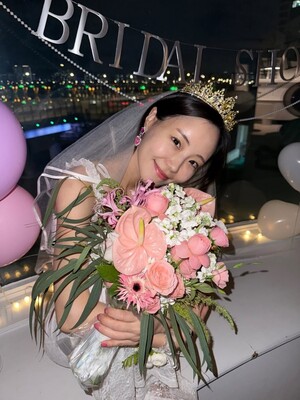 【フォト】ホ・ヨンジ、実姉ホ・ソンヨンの結婚を祝うブライダルシャワー…美しい姉妹