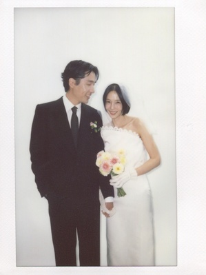 【フォト】キム・ナヨン＆ MY Q　センスあふれる結婚式の写真公開…息子2人も一緒の「特別な瞬間」