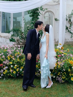 【フォト】キム・ナヨン＆ MY Q　センスあふれる結婚式の写真公開…息子2人も一緒の「特別な瞬間」