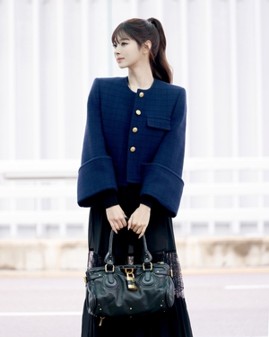 【フォト】MEOVVアンナ　人形のようなビジュアルでパリへ