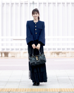 【フォト】MEOVVアンナ　人形のようなビジュアルでパリへ