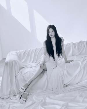 【フォト】ソン・ヘギョ、レジェンド級の「VOGUE KOREA」グラビア没カット大放出