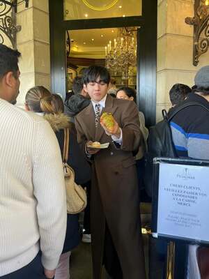 【フォト】防弾少年団V、ロングコート姿がクラシカル…ヒョウ柄シャツでセクシーな雰囲気