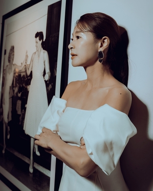 【フォト】『フィレンツェ』出演のイェ・ジウォン、笠子帽をかぶって韓国の美を伝える…多彩な魅力