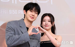 【フォト】『私と結婚してくれますか？』チェ・ウシク×チョン・ソミン、超密着ポーズ