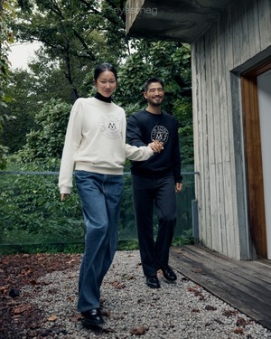 【フォト】チャン・ユンジュ＆チョン・スンミン、手をつないで仲良く…結婚から10年たってもラブラブ