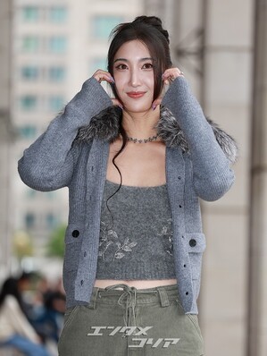 【フォト】『KPOPガールズ！デーモン・ハンターズ』ルミ役のEJAEがラジオ出演…あふれるオーラ