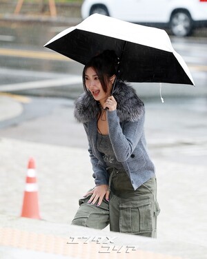 【フォト】『KPOPガールズ！デーモン・ハンターズ』ルミ役のEJAEがラジオ出演…あふれるオーラ