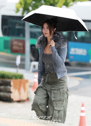 【フォト】『KPOPガールズ！デーモン・ハンターズ』ルミ役のEJAEがラジオ出演…あふれるオーラ