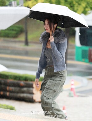 【フォト】『KPOPガールズ！デーモン・ハンターズ』ルミ役のEJAEがラジオ出演…あふれるオーラ