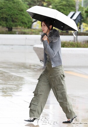 【フォト】『KPOPガールズ！デーモン・ハンターズ』ルミ役のEJAEがラジオ出演…あふれるオーラ