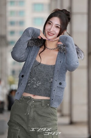 【フォト】『KPOPガールズ！デーモン・ハンターズ』ルミ役のEJAEがラジオ出演…あふれるオーラ