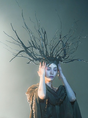 【フォト】ナナ　ビキニから「アンダーブーブ」見せ大胆ポーズ