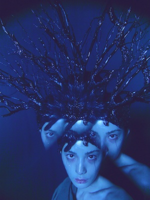 【フォト】ナナ　ビキニから「アンダーブーブ」見せ大胆ポーズ