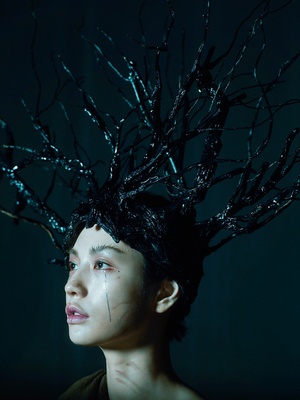 【フォト】ナナ　ビキニから「アンダーブーブ」見せ大胆ポーズ