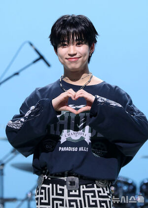 【フォト】Hi-Fi Un!corn福嶌崇人、Kアイドルバンド初の日本人ボーカル