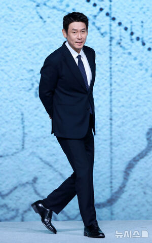 【フォト】ソル・ギョング＆ホン・ギョン＆リュ・スンボム「『グッドニュース』ファイト！」