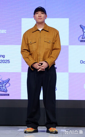 【フォト】『Unpretty Rapstar』日本人参加者20人とプロデューサー軍団