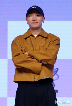 【フォト】『Unpretty Rapstar』日本人参加者20人とプロデューサー軍団