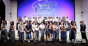 【フォト】『Unpretty Rapstar』日本人参加者20人とプロデューサー軍団