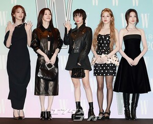 【フォト】i-dle、ブラック＆ドットで完成したクラシカルなコーデ