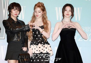 【フォト】i-dle、ブラック＆ドットで完成したクラシカルなコーデ