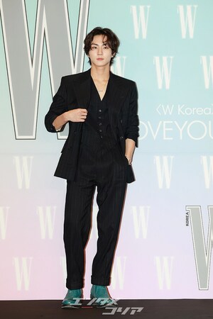 【フォト】ENHYPENジョンウォン、グリーンの靴がポイント