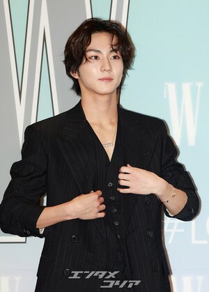 【フォト】ENHYPENジョンウォン、グリーンの靴がポイント