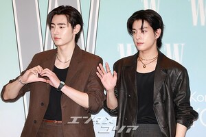 【フォト】ENHYPENのソンフン＆ジェイク、二人でハートのポーズ