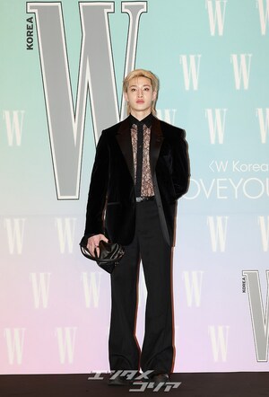 【フォト】Stray Kidsバンチャン＆スンミン、個性的な装いで魅力アピール