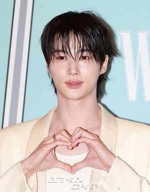 【フォト】ウエットヘアのビョン・ウソク、吸い込まれそうな眼差し