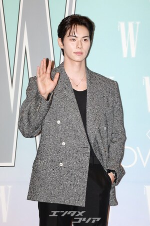 【フォト】身長190センチで並外れた体格のイ・チェミン、きょうはスイートに