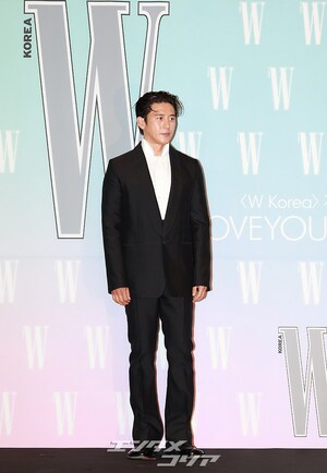 【フォト】47歳コ・ス、相変わらずの彫刻ビジュアル