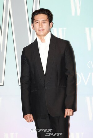 【フォト】47歳コ・ス、相変わらずの彫刻ビジュアル