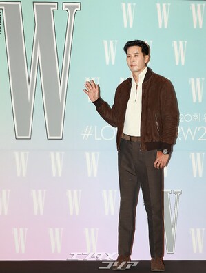 【フォト】イ・ジュミョンと交際中のキム・ジソク、一段とステキな姿