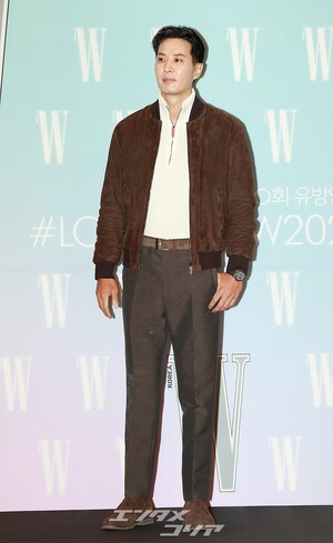 【フォト】イ・ジュミョンと交際中のキム・ジソク、一段とステキな姿