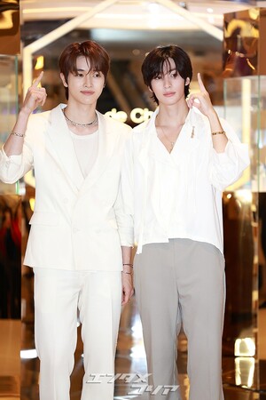 【フォト】RIIZEソンチャン＆アントン、貴公子のようなビジュアル