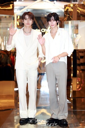 【フォト】RIIZEソンチャン＆アントン、貴公子のようなビジュアル