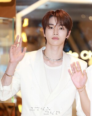 【フォト】RIIZEソンチャン＆アントン、貴公子のようなビジュアル