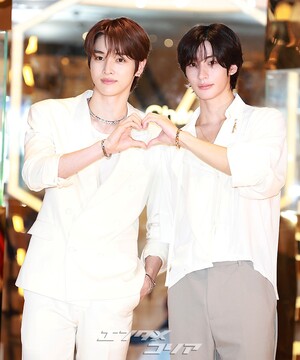 【フォト】RIIZEソンチャン＆アントン、貴公子のようなビジュアル