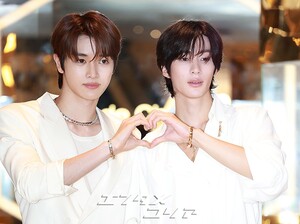 【フォト】RIIZEソンチャン＆アントン、貴公子のようなビジュアル