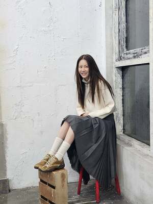 コ・ヒョンジョン、50代とは思えない若々しい美しさ…美脚にも感嘆の声