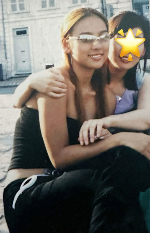 イ・ヒョリ「ふっくらほっぺがキュート」20代の時の写真をサプライズ公開