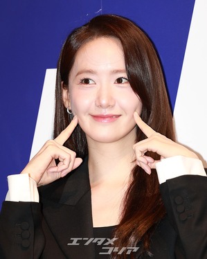 【フォト】少女時代ユナ、まさに絶頂の美しさ…上品なツーピース姿