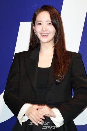 【フォト】少女時代ユナ、まさに絶頂の美しさ…上品なツーピース姿