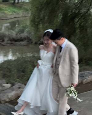 【フォト】Ladies’ Codeジュニ、漢江をバックに撮ったロマンチックなウエディング写真公開