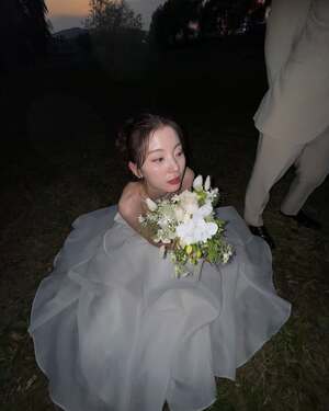 【フォト】Ladies’ Codeジュニ、漢江をバックに撮ったロマンチックなウエディング写真公開