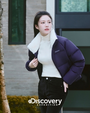 【フォト】コ・ユンジョン　クロップド・ダウンで寒い冬をホットに