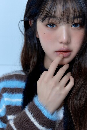 【フォト】IVEウォニョン　ラブリーな「rolarola」冬物コレクション・グラビア