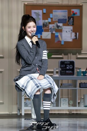 【フォト】質問に答える愛らしいHearts2Heartsのメンバーたち